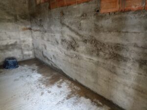 se spală bine betonul pentru hidroizolarea unui beci cu penetron